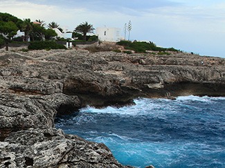 15 cliffs with steps to swim in front of villa  325